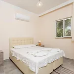 Villa Duman 1 *
